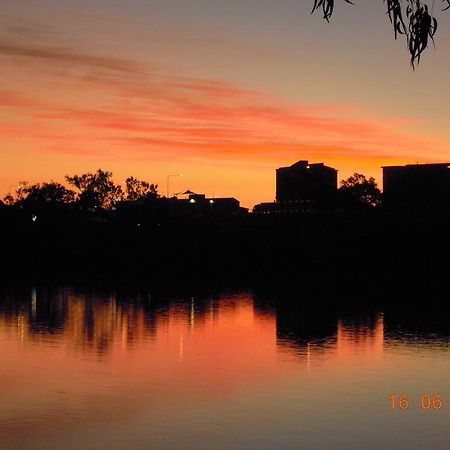 Riverside Tourist Park Hotel Rockhampton Kültér fotó